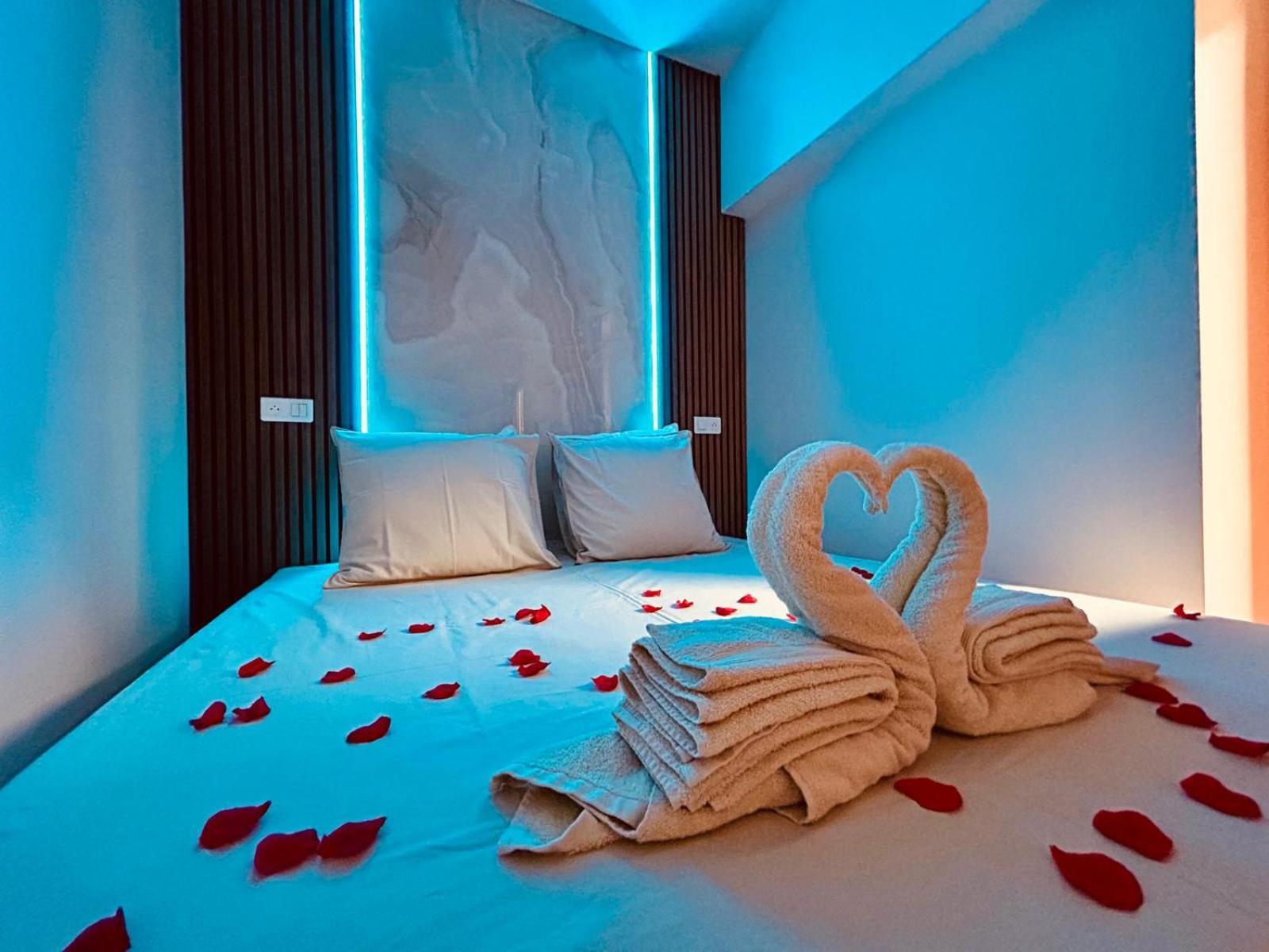 Intimate Escape - Seaside - Spa Bath - Wifi - Ac นีซ ภายนอก รูปภาพ