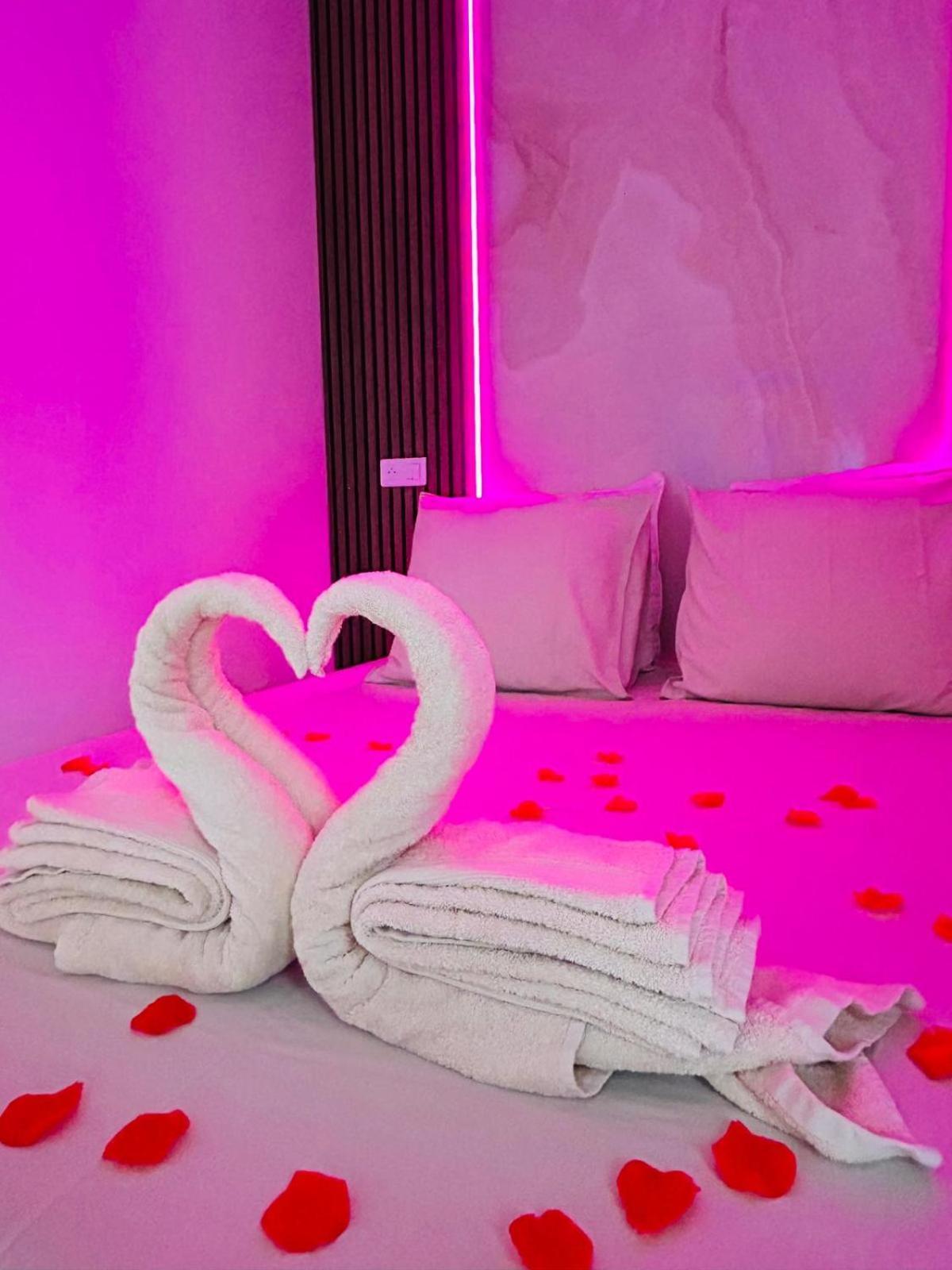 Intimate Escape - Seaside - Spa Bath - Wifi - Ac นีซ ภายนอก รูปภาพ