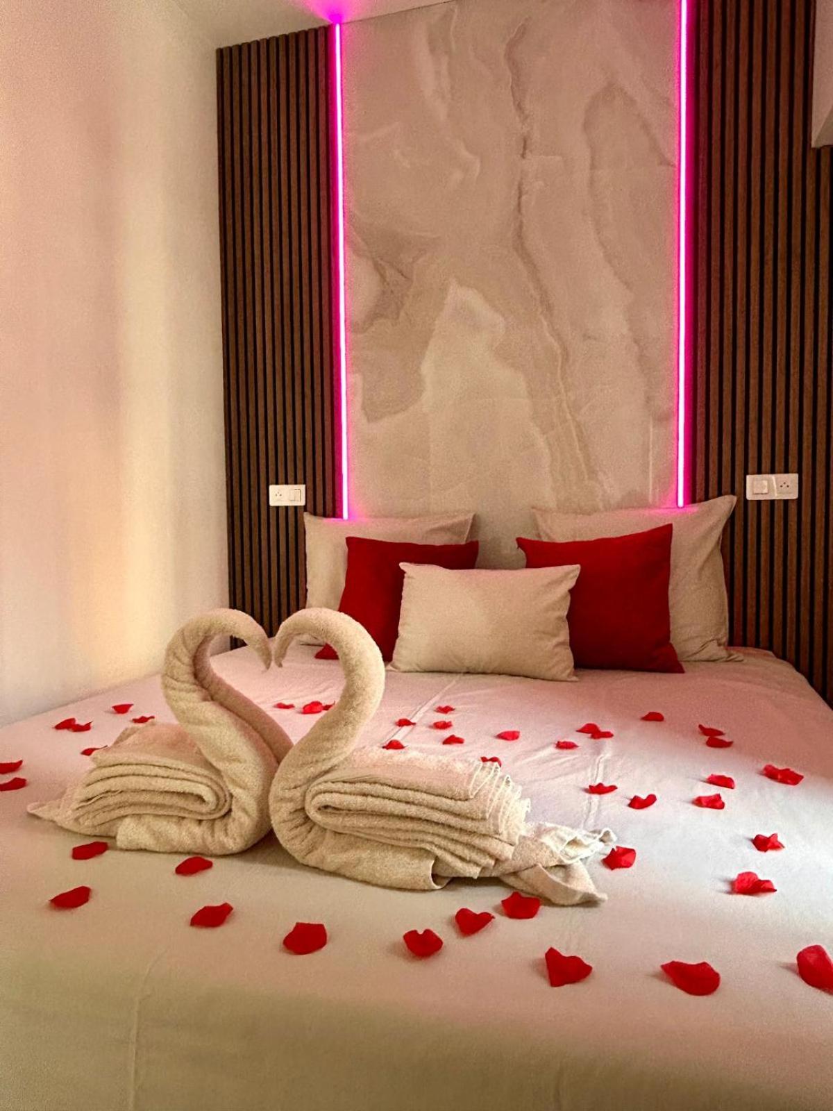Intimate Escape - Seaside - Spa Bath - Wifi - Ac นีซ ภายนอก รูปภาพ