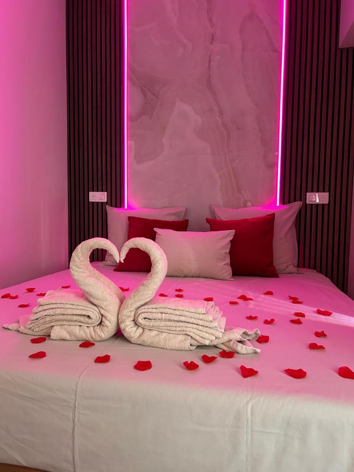 Intimate Escape - Seaside - Spa Bath - Wifi - Ac นีซ ภายนอก รูปภาพ